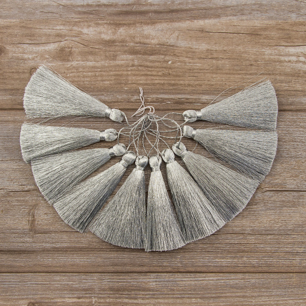 Кисть декоративная на шнуре, длина 100 мм, цвет серебряный. Арт KYL - 03-col.Silver