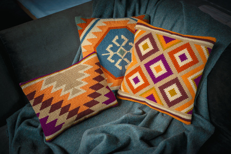 Набор для вышивания подушки "Узоры". Арт PN-0191881