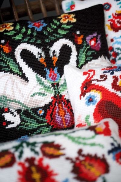 Набор для вышивания подушки "Зара". Арт PN-0168030