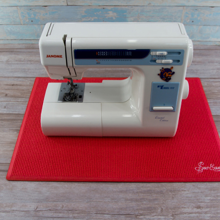 Мат антивибрационный для швейной машины. Арт ER905.RED