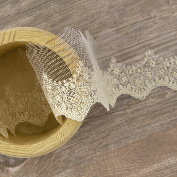 Вышивка на тюле, 51 мм, цвет экрю. Арт I659/02