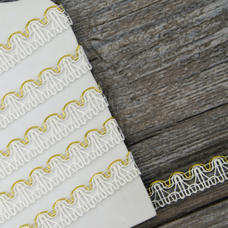 Тесьма PEGA тип отделочная, цвет белый с золотом, 15 мм. Арт 844153415DA001          