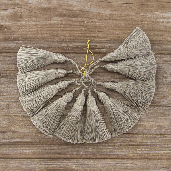 Кисть декоративная на шнуре, длина 85 мм, цвет серебряный. Арт KY - 05-col.PE - 65