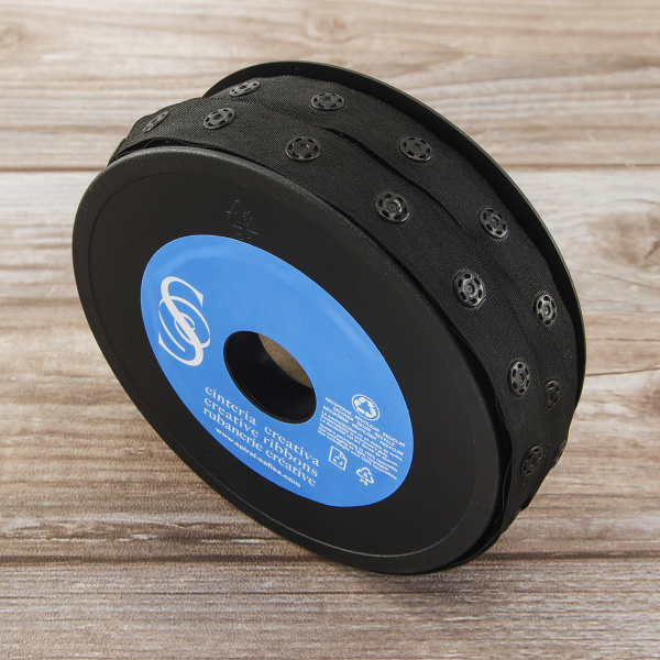 Тесьма пришивная с кнопками, 18 мм, 15 м, цвет 01 черный. Арт 4777-18мм-01