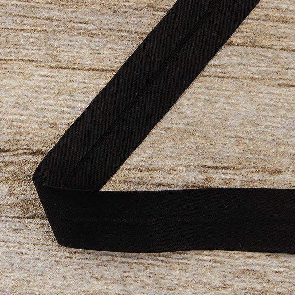 Косая бейка хлопок/полиэстер 20 мм, 25 м, цвет 01, черный. Арт 6120-20мм-01            