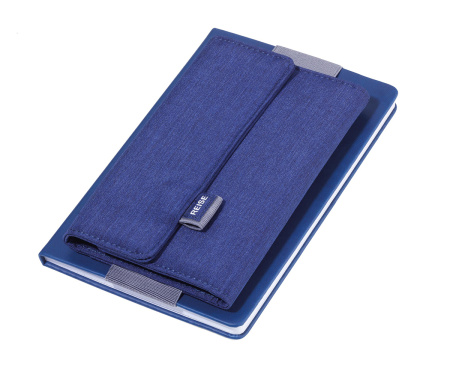 Кейс-органайзер TROIKA для проездных документов с магнитной застежкой. Арт TRV55/DB