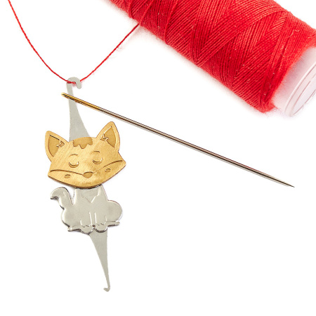 Нитевдеватель двусторонний "Лис",  20 шт. в картонном прикассовом стенде. Арт N4385