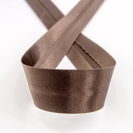 Косая бейка атласная 30 мм, 25 м, цвет 17, темно-коричневый. Арт 6260-30мм-17            