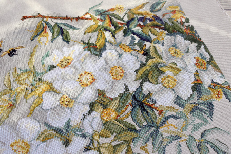 Набор для вышивания "Белый шиповник". Арт 06.002.73