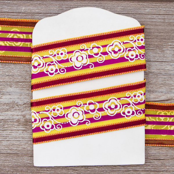 Лента с рисунком SAFISA, 38 мм, цвет бордо/желтый. Арт 25239-38-03