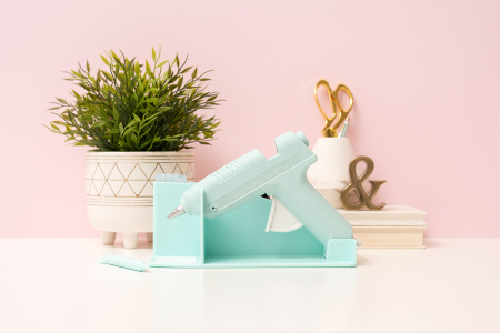 Пистолет клеевой "Maker's Glue Gun" с набором инструментов и стержней. Арт 661312