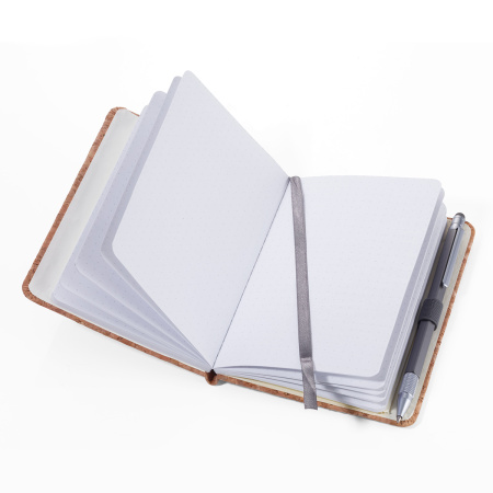 Блокнот с шариковой ручкой TROIKA . Арт NPP28/CK