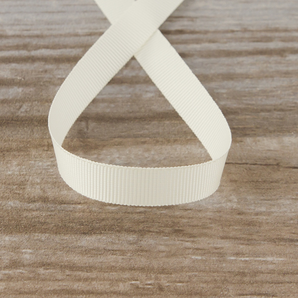 Лента репсовая SAFISA, 10 мм, 25 м, цвет 03 молочный. Арт 350-10мм-03