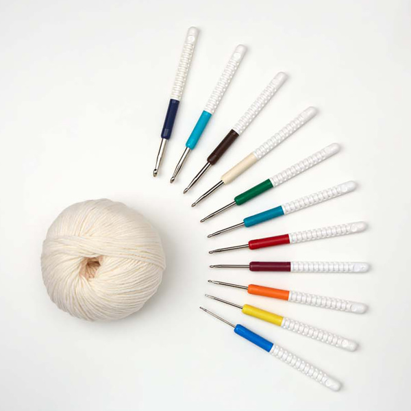 Набор крючков для вязания с пластиковой ручкой addiColours. Арт 648-2