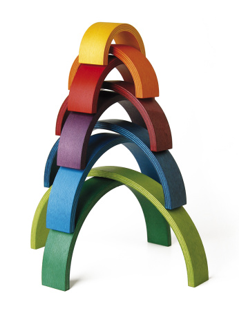 Конструктор музыкальный NAEF CLASSIC "Rainbow" 3+, дерево, 9 цветных арок, шарик, молоточек. Арт 9713