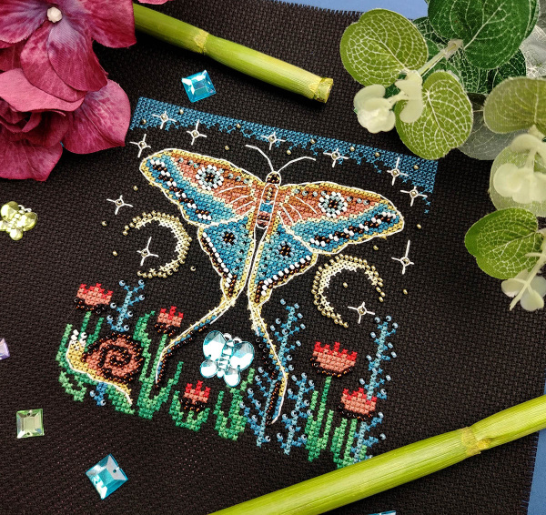 Набор для вышивания  "Сумеречный мотылек". Арт 13.003.64