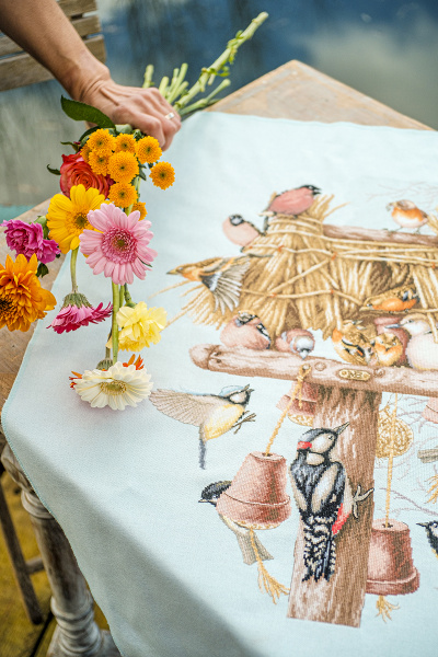 Набор для вышивания "Neighborhood meeting". Арт PN-0203363