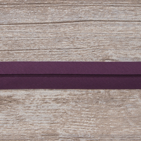 Косая бейка хлопок/полиэстер 20 мм, 25 м, цвет 130, сливовый. Арт 6120-20мм-130           