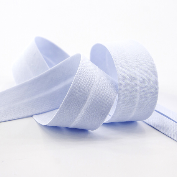 Косая бейка хлопок/полиэстер 20 мм, 25 м, цвет 51, бледно-голубой. Арт 6120-20мм-51            