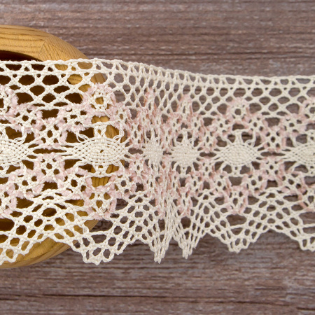 Мерсеризованное хлопковое кружево, 60 мм, цвет сливочный/светло-сиреневый. Арт 1424/X3