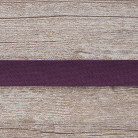 Косая бейка хлопок/полиэстер 20 мм, 25 м, цвет 130, сливовый. Арт 6120-20мм-130           