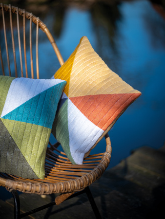 Набор для вышивания подушки "Цветный треугольники". Арт PN-0194825