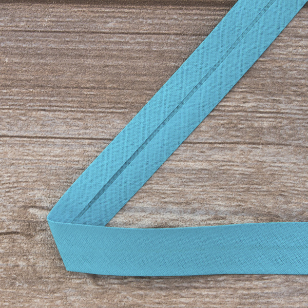 Косая бейка хлопок/полиэстер 20 мм, 25 м, цвет 138, небесно-голубой. Арт 6120-20мм-138