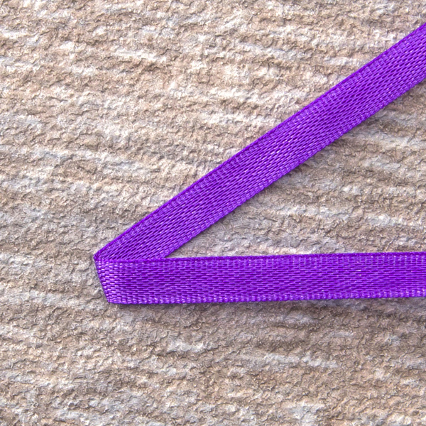 Лента для вышивания SAFISA на блистере, 4 мм, 5 м, цвет 39, темно-сиреневый. Арт P111-4мм-39             