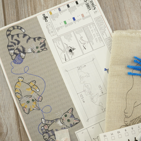 Набор для вышивания подушки "Кошки" . Арт 83-3801