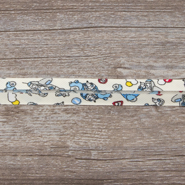 Косая бейка с детским принтом, 18 мм, цвет молочно-белый с голубым. Арт 3323/18/02