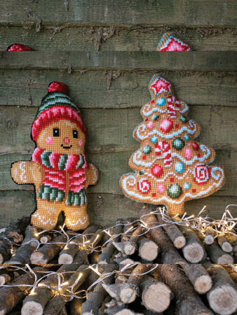 Набор для вышивания подушки "Пряничный человечек". Арт PN-0214528