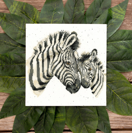 Набор для вышивания "Racing Stripes". Арт XHD96