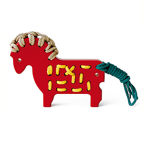 Игрушка детская дизайнерская NAEF BASIC "Schnurpfel-Pony" 3+, дерево, шнуры, цвет красный, 14,5 см