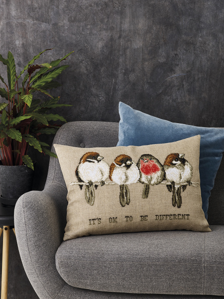 Набор для вышивания подушки "Все мы разные...". Арт 83-3150