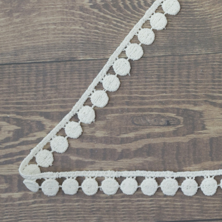 Кружево гипюр, 12 мм, цвет молочный, 100% полиэстер, 4,5 м. Арт G-4634.112