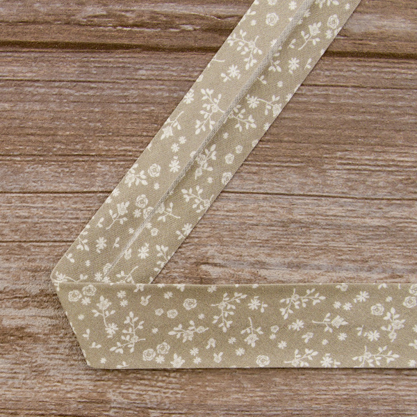 Косая бейка с рисунком SAFISA, арт.6628, 30 мм, 20 м, цвет 02. Арт 6628-30мм-02