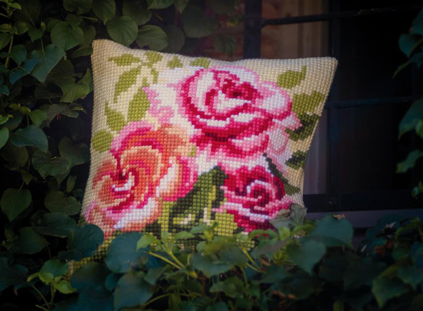Набор для вышивания подушки "Розы" . Арт PN-0166936