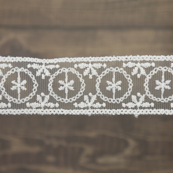 Кружево-вышивка на тюле, 33 мм, цвет белый, 100% полиэстер, 3,5 м. Арт T-2005.212