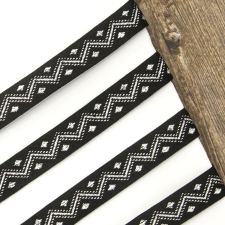 Лента PEGA с орнаментом зиг-заг серебристый люрекс. Арт 819615011DP601