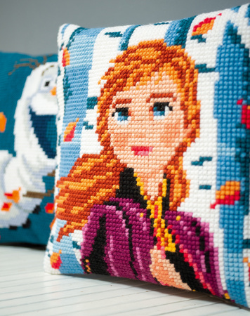 Набор для вышивания подушки "DISNEY FROZEN 2. Анна". Арт PN-0182762