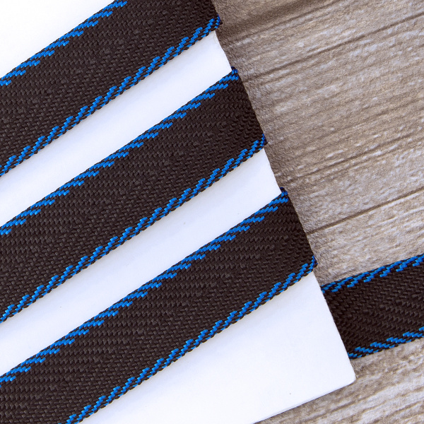 Тесьма ременная (стропа) PEGA черная с синими краями, 20 мм. Арт 836790120DT005   