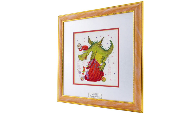 Вышитая картина "Я подарок вам принес". Арт Модель 01.033.13