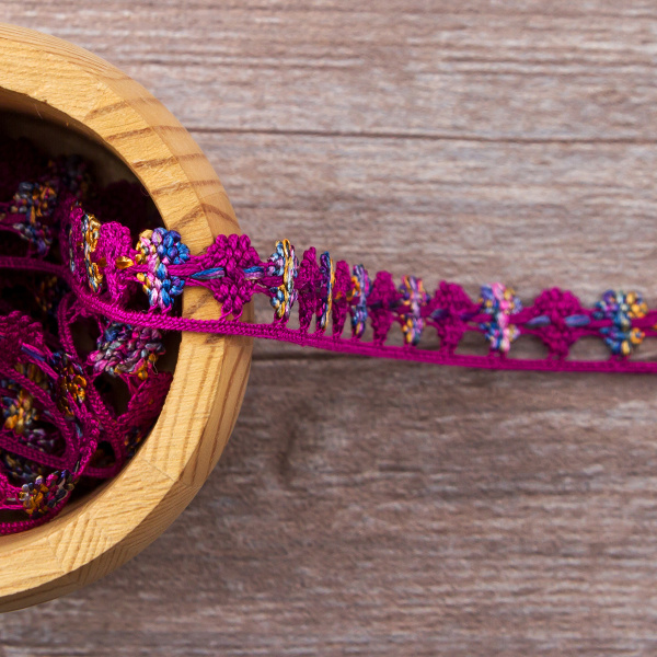 Мерсеризованное хлопковое кружево, 13 мм, цвет цикламеновый с сиренево-желтым. Арт 3615/A8                 