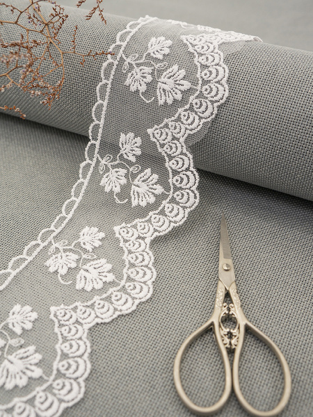 Кружево-вышивка на тюле, 70 мм, цвет белый, 100% полиэстер, 3,5 м. Арт WT-1915.212