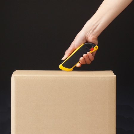 Нож универсальный с выдвижным лезвием и возвратной пружиной Olfa. Арт SK-6