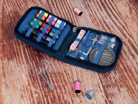 Швейный набор (дорожный) в органайзере, 3 цвета, 12 шт. в картонном прикассовом стенде. Арт MRJE10.DB