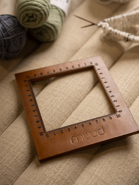 Счётная рамка для определения размера спиц и измерения плотности полотна "Dana" Whisky. Арт QB-4502/Whisky