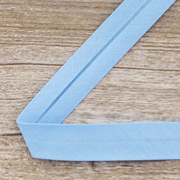Косая бейка хлопок/полиэстер 20 мм, 25 м, цвет 69, Синий светлый. Арт 6120-20мм-69            