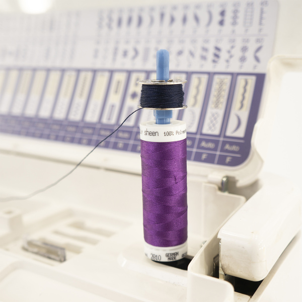 Пластиковый переходник для шпулек. Арт 137                     