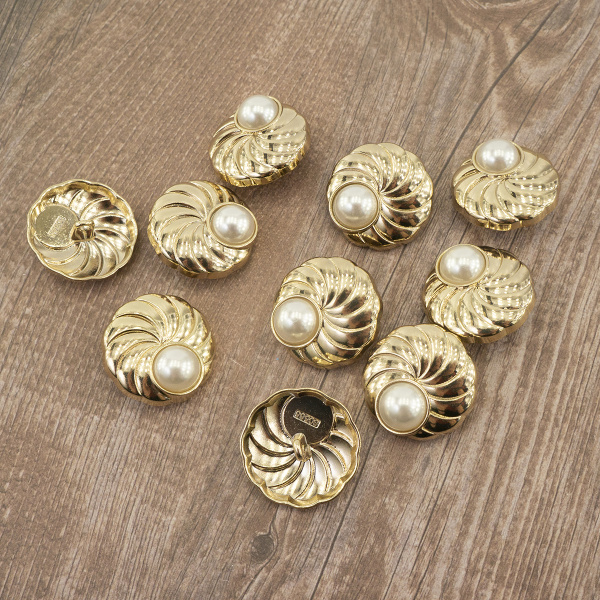 Пуговица DISBOTON, размер 40  цвет  C/GOLD1 D 079. Арт 3329840GOLD10D